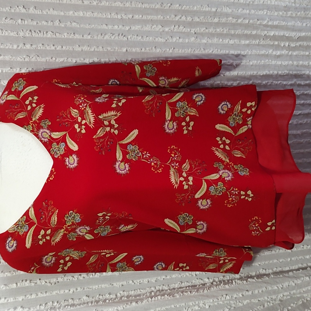 Rose + olive medium layered top. Like new condition
